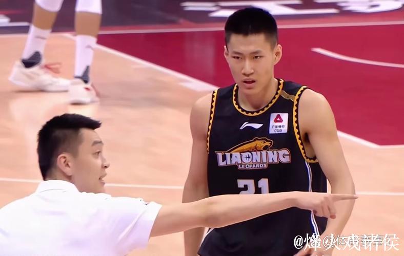 退役空档下吴昌泽冷藏，杨鸣保守轮换，辽篮内线命运悬了