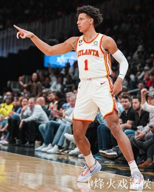 杰伦·约翰逊18+10+11布伦森24+5 老鹰客胜尼克斯 杰伦·约翰逊18+10+11布伦森24+5 老鹰客胜尼克斯